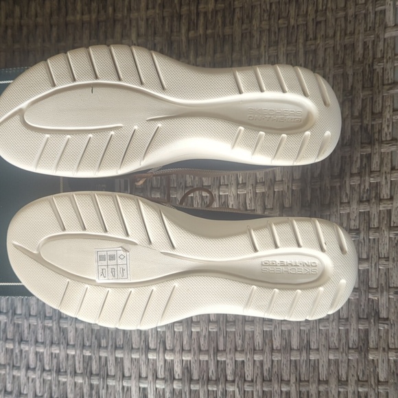 Women's Skechers On-The-Go Loafers New - Picture 4 of 7